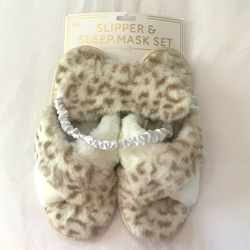 Cream leopard criss-cross slippers and sleep mask set!